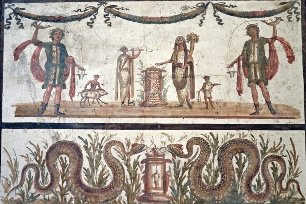 Fresco romano de Pompeya que representa un larario. El panel superior muestra una escena de sacrificio con dos Lares (deidades protectoras) vertiendo vino junto a un altar. El panel inferior presenta dos grandes serpientes, símbolos de prosperidad y buena fortuna, flanqueando otro altar.
