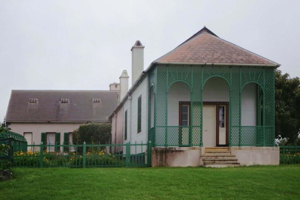 Longwood House en Santa Elena, residencia de Napoleón Bonaparte durante su exilio de 1815 a 1821. Imagen exterior del edificio museo